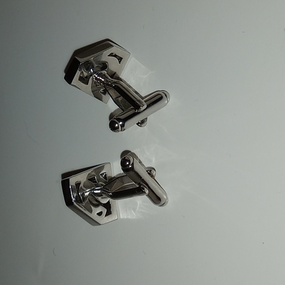 Silver tone Superman symbol cufflinks - Picture 2 of 3